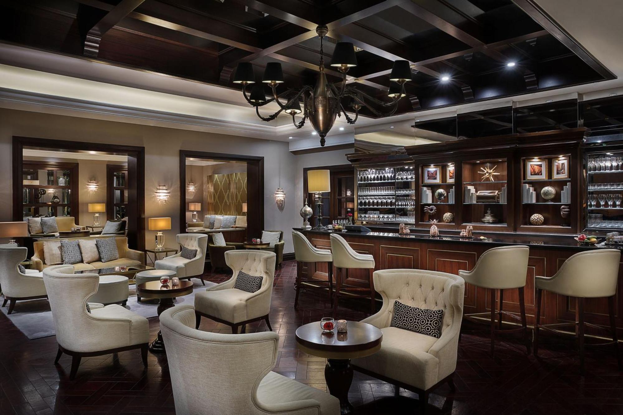The Ritz-Carlton, Dubai Hotel Exterior photo The Bar