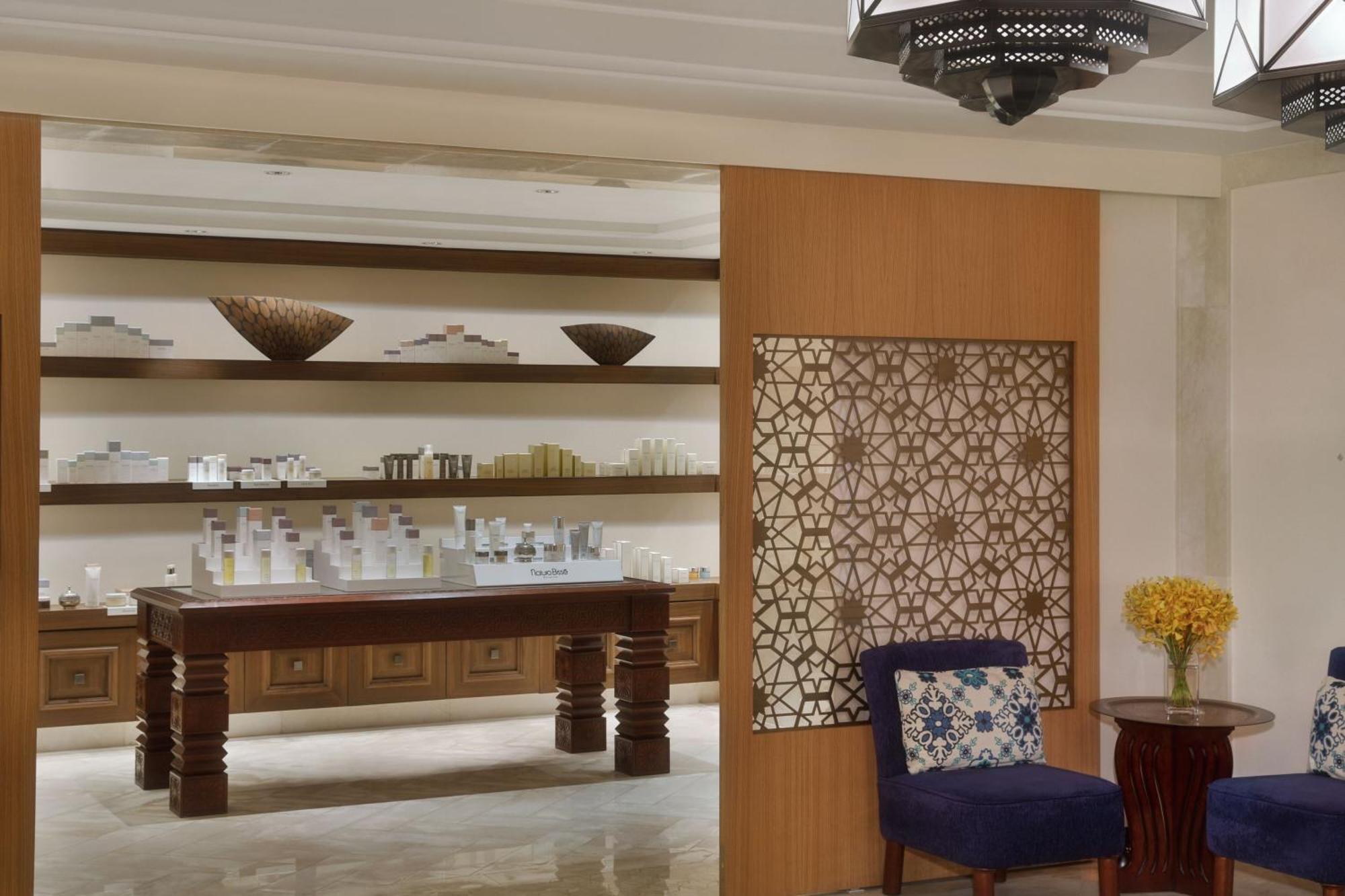 The Ritz-Carlton, Dubai Hotel Exterior photo The spa at The Oberoi, Mumbai