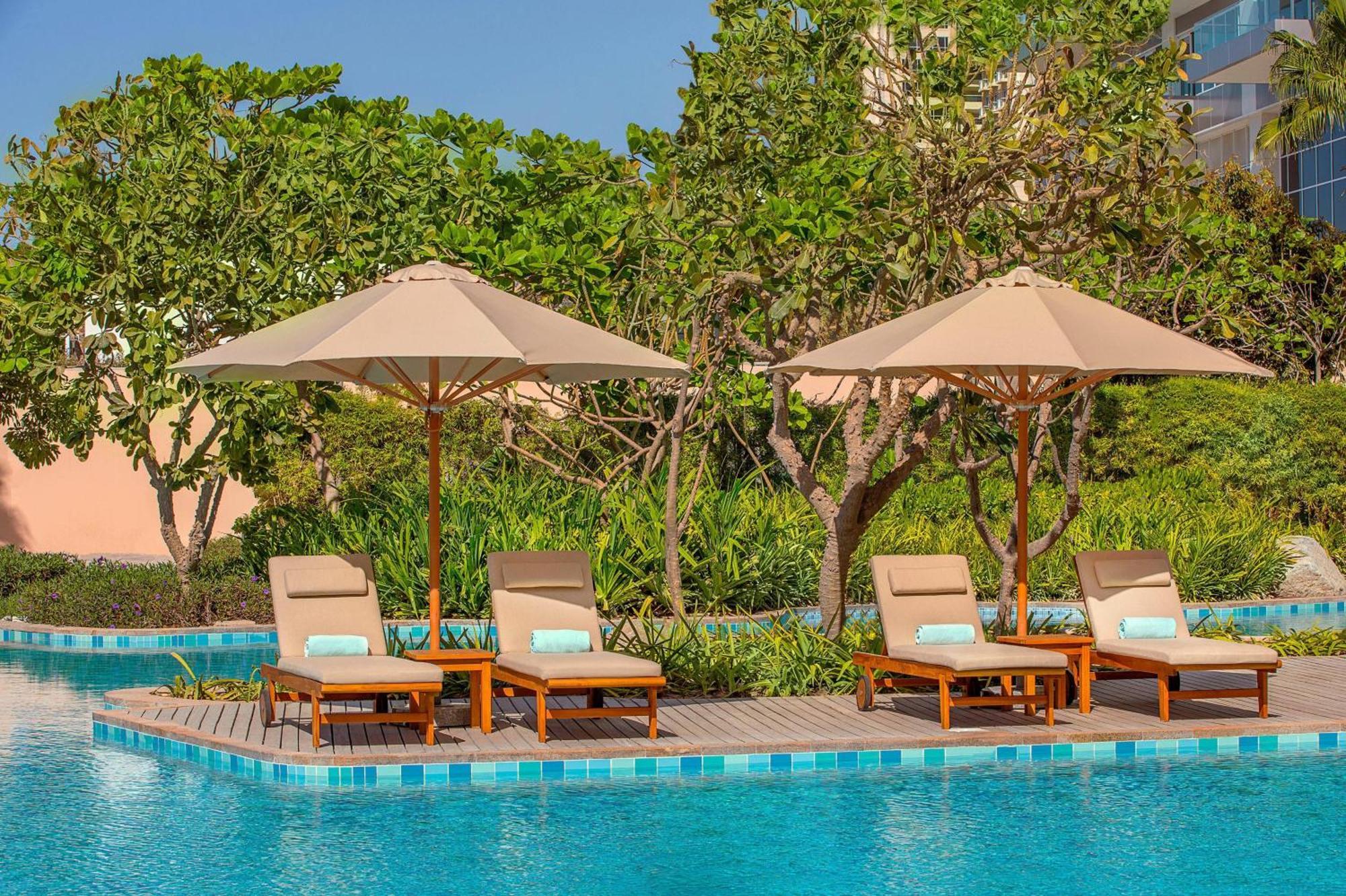 The Ritz-Carlton, Dubai Hotel Exterior photo Pool at the Westin Dubai